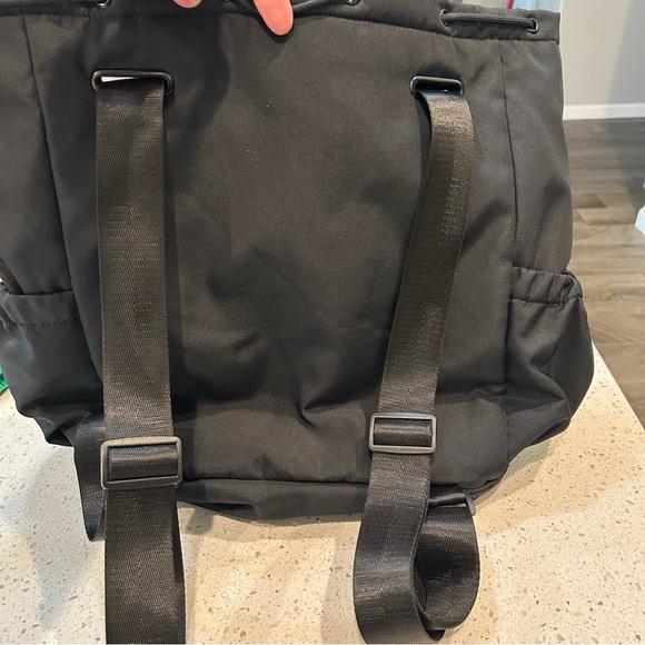 Beyond Yoga Black Convertible Gym Bag NWT - Picture 9 of 15